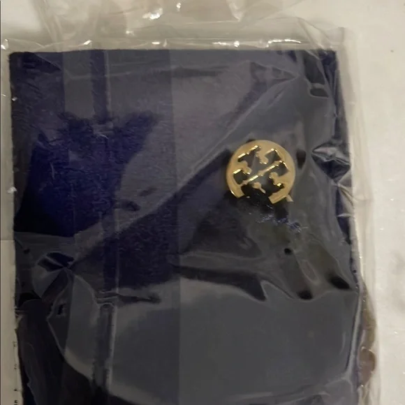 Tory Burch Gold Patterned Bracelet to hold Fitbit - Picture 3 of 4